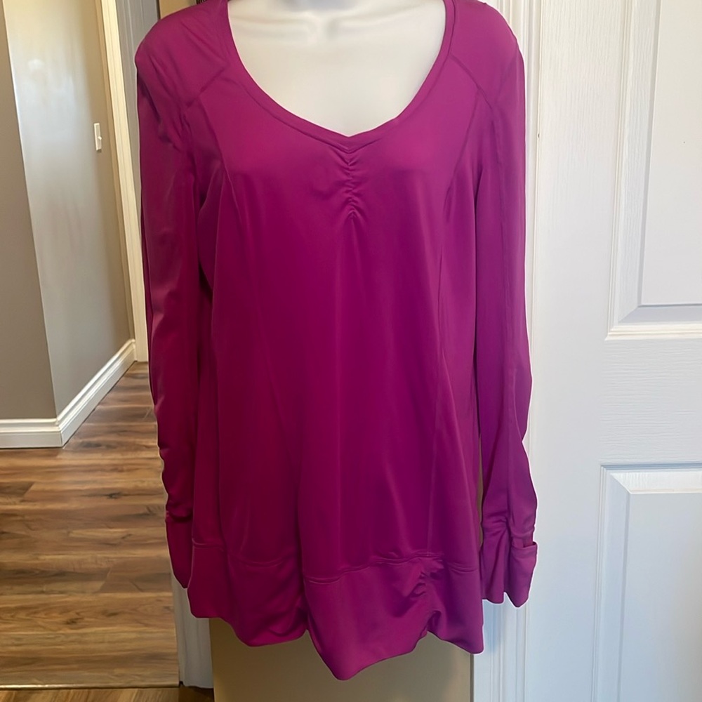 Woman’s Zella top